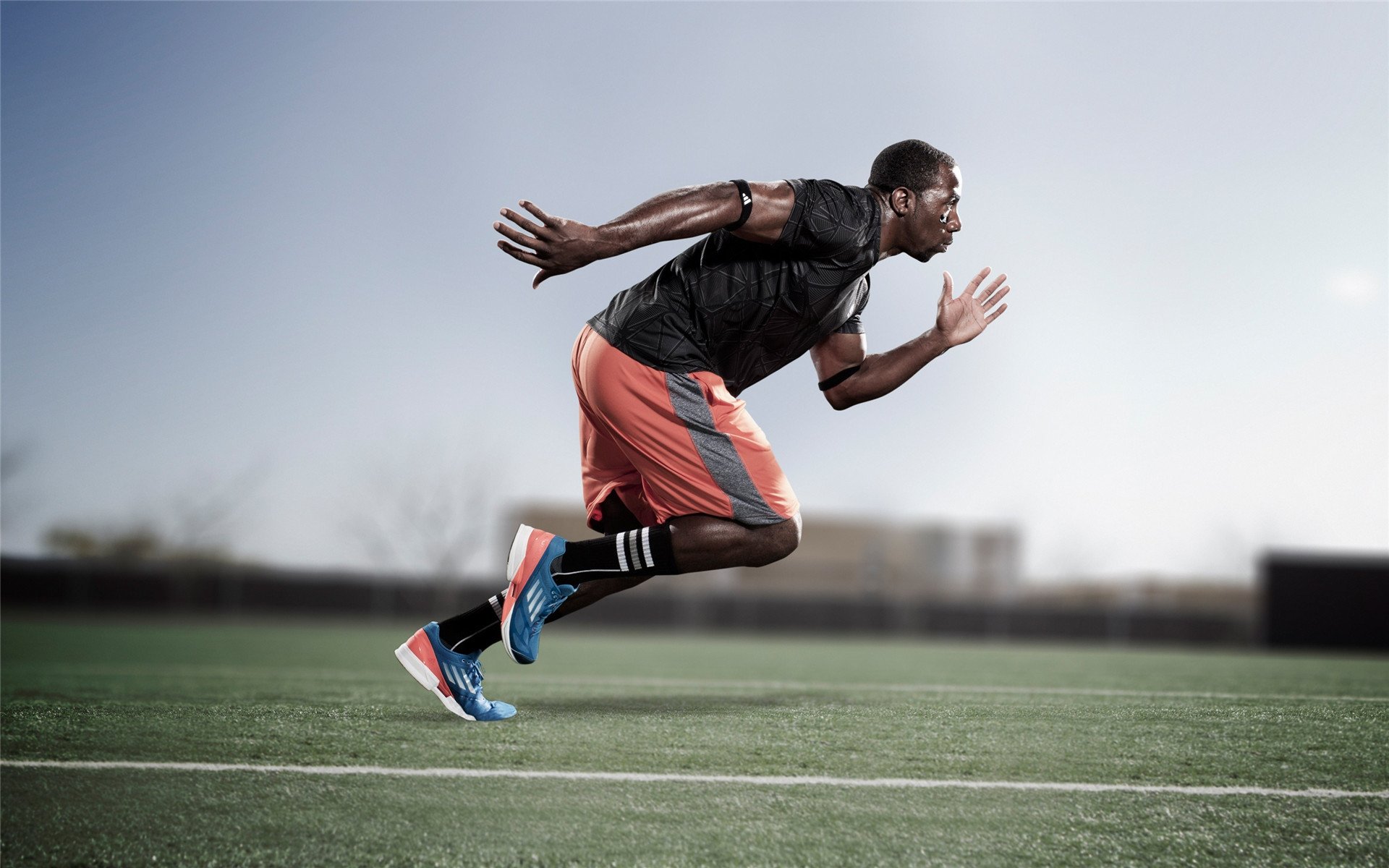 赛事组委会召开新闻发布会介绍比赛筹备进展与组织细节安排,比赛新闻发布会讲话稿