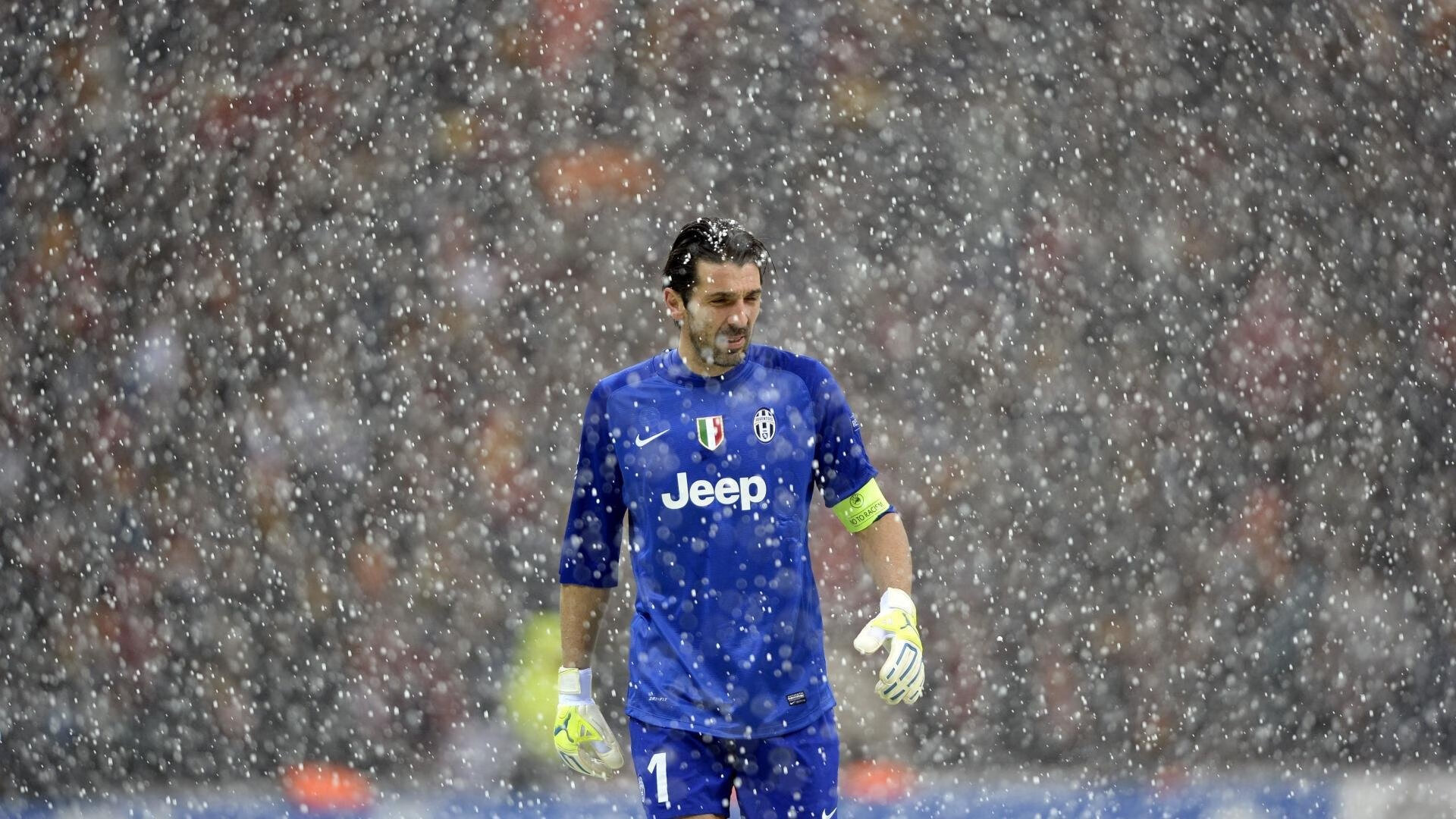 开云官网-弗朗索瓦·霍尔茨豪伊泽：他的传球犹如精准利箭，为南非队锋线打开缺口